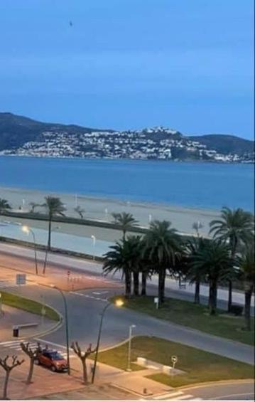 Apartamento Con Magnificas Vistas Al Mar - Wifi Gratis Empuriabrava Exterior photo